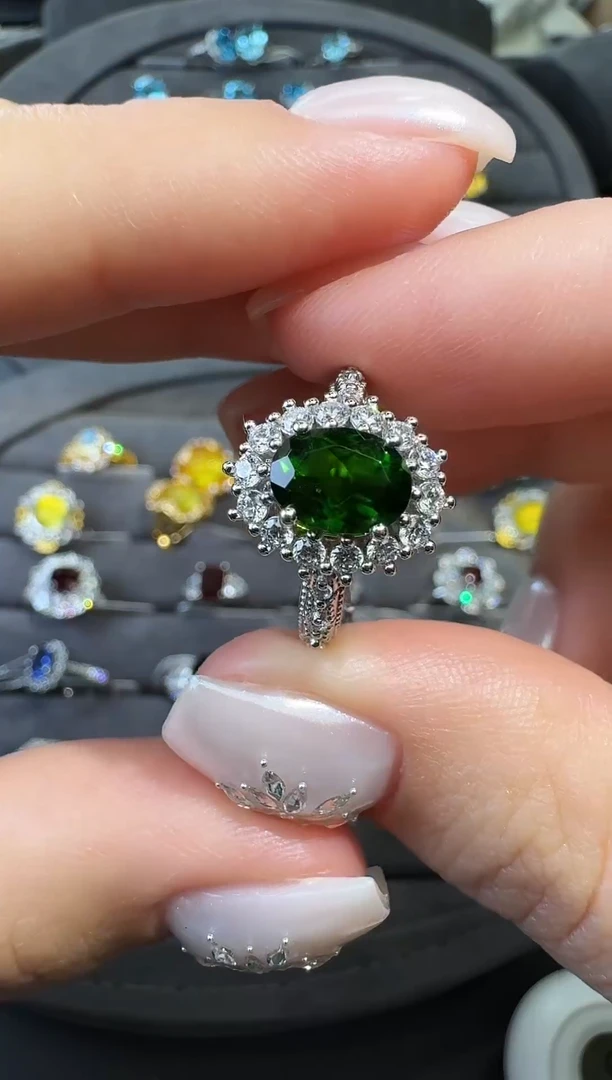 银S925镶嵌透辉石戒指不低于1.0ct【七天鉴赏期】