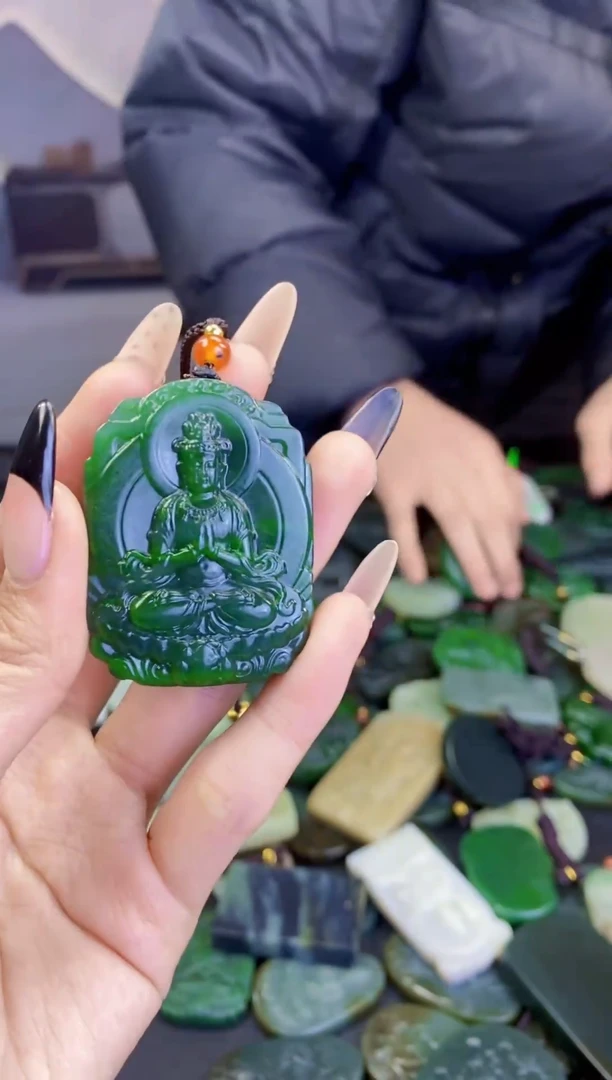 颈饰未镶嵌和田玉1