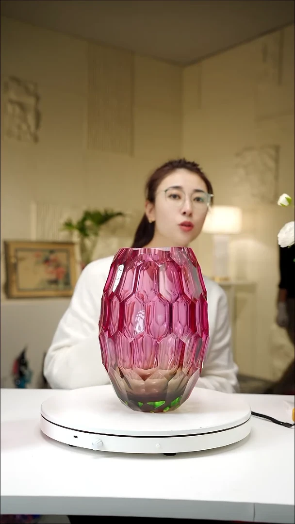 手工艺品琉璃金红绿凹面花瓶