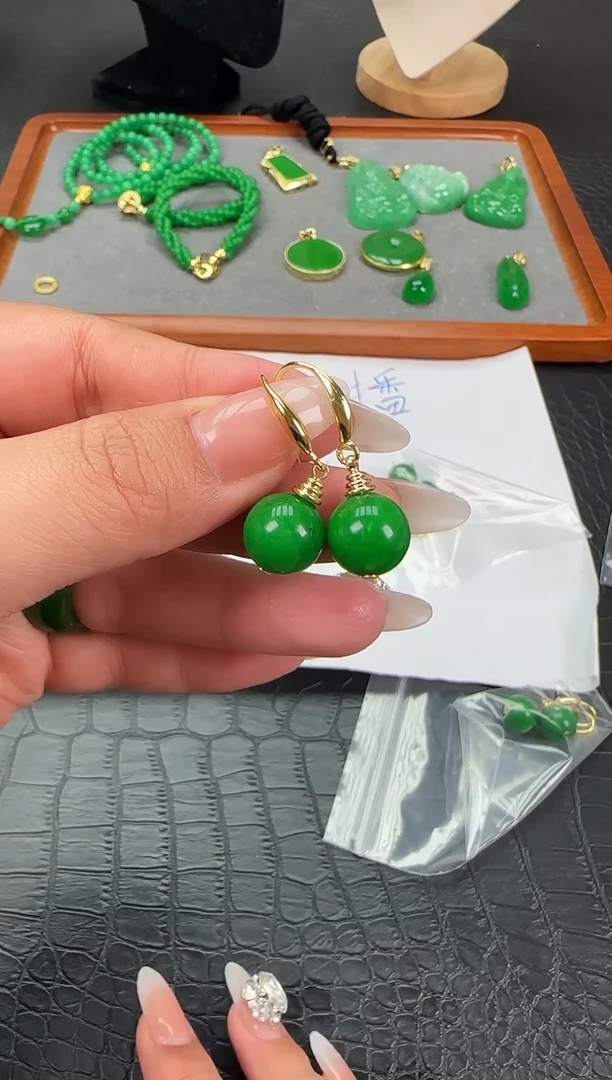 未镶嵌翡翠耳饰新款圆球耳坠