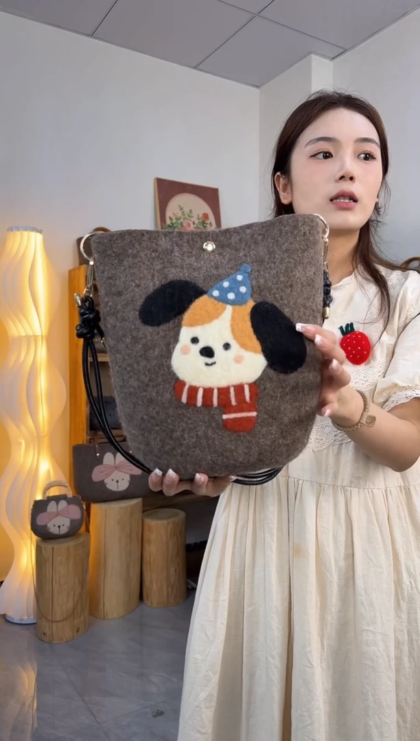 羊毛非遗纯手工 羊毛毡包包