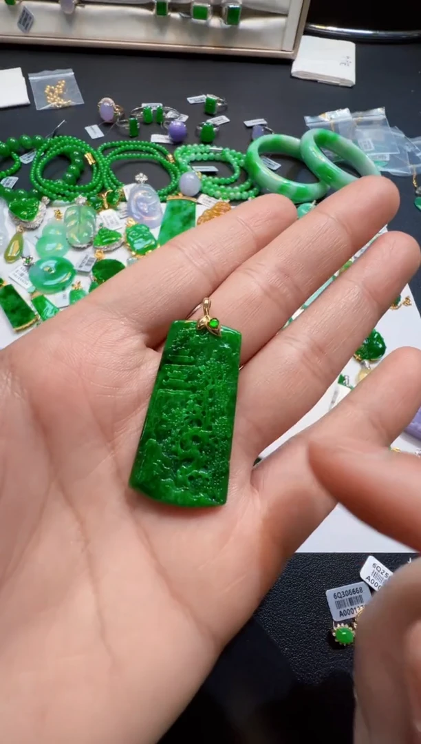 【闪购商品】定制翡翠18K金镶嵌1280元