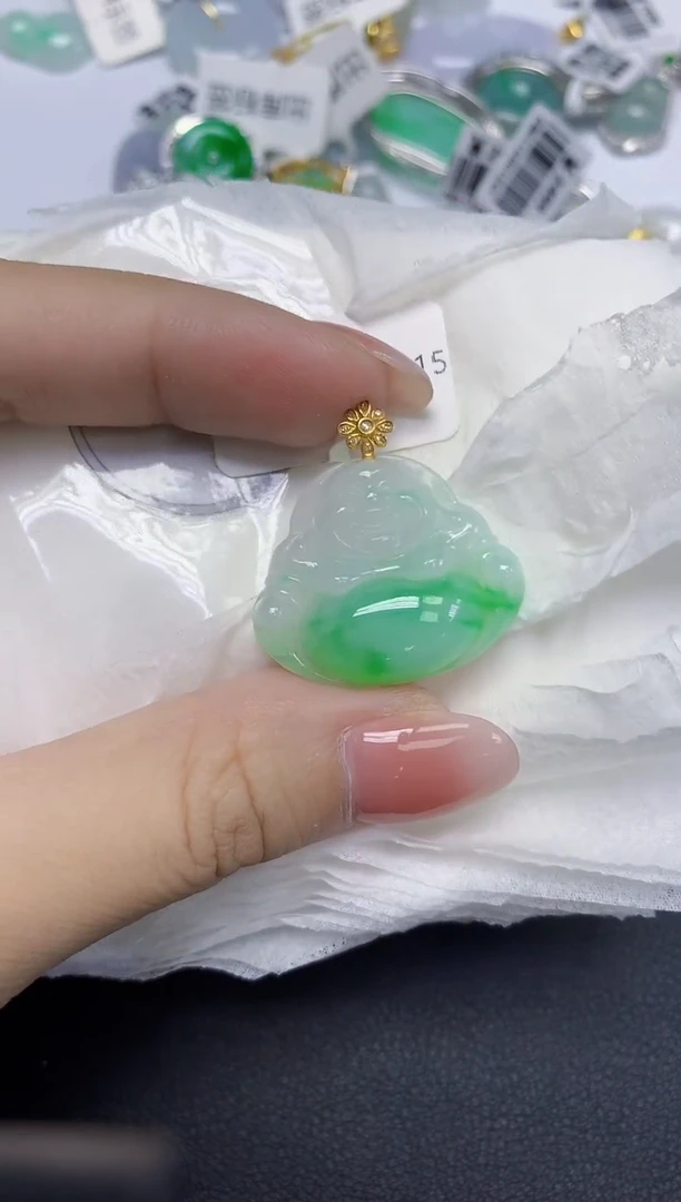 颈饰18K金镶嵌翡翠天然缅甸翡翠A货多样性发一件