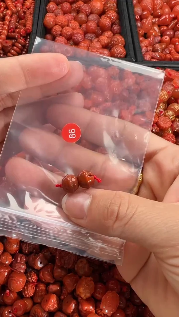 【闪购商品】南红玛瑙颈饰未镶嵌1
