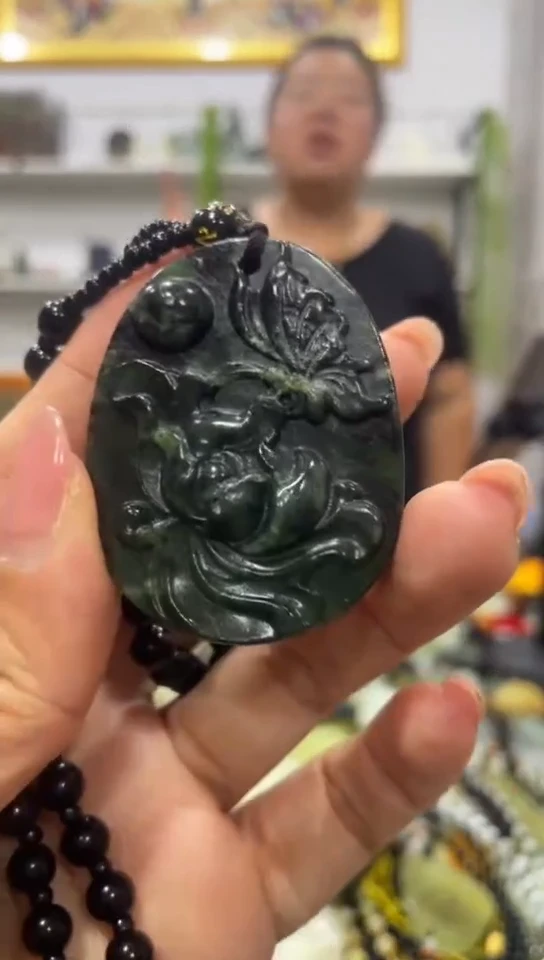 岫玉未镶嵌吊坠