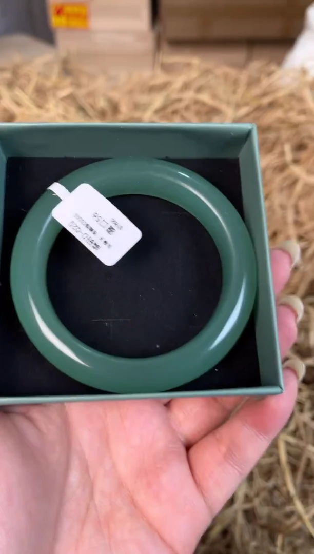 未镶嵌手镯石英质玉D-020