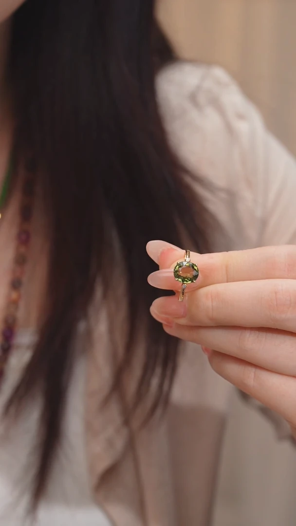 戒指18K金镶嵌碧玺（3ct）@@Q9715