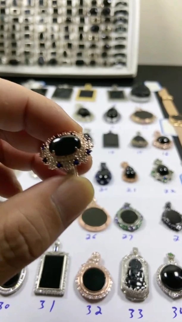 银S925镶嵌戒指翡翠女戒豪镶款