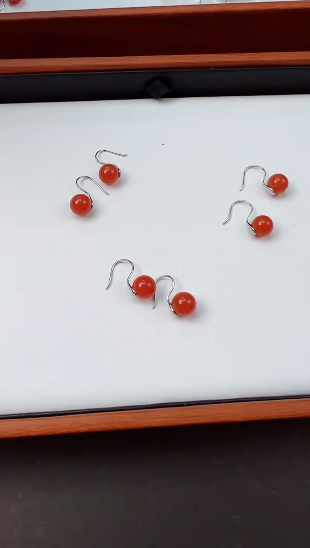 【闪购商品】南红玛瑙耳钩银S925镶嵌高跟鞋款8+一对