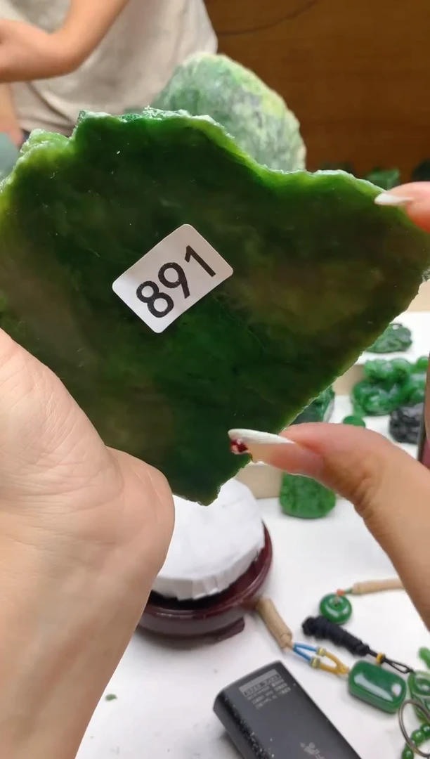 和田玉（碧玉）未镶嵌珠宝半成品0