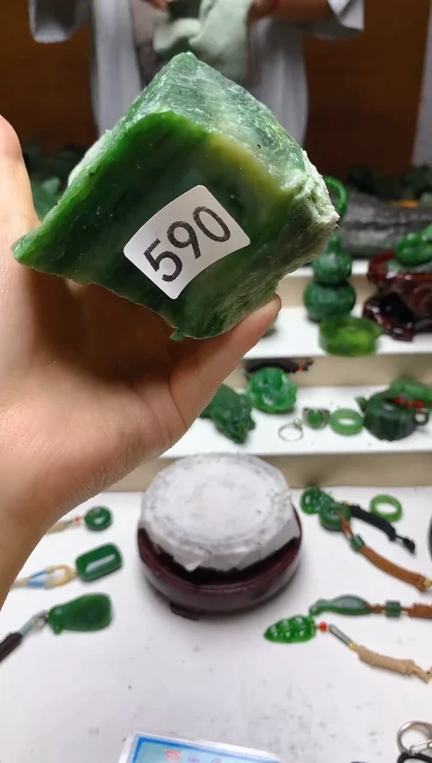 和田玉（碧玉）未镶嵌珠宝半成品0