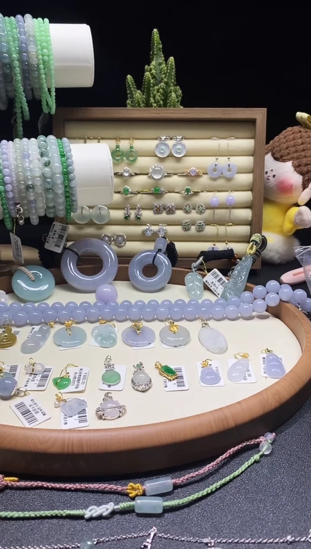 翡翠未镶嵌吊坠(不含链)车挂