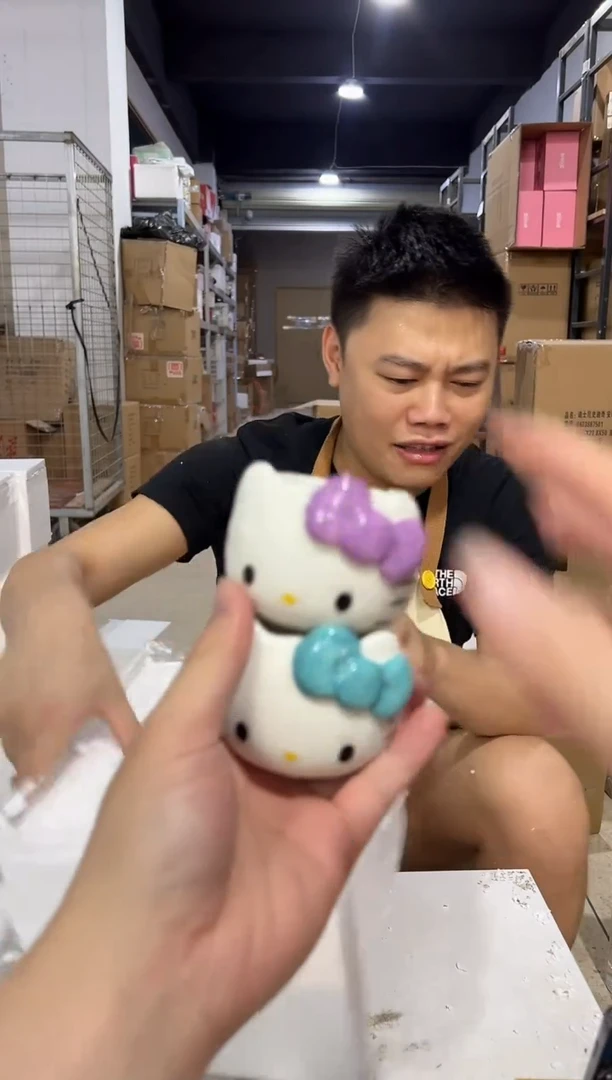 瓷片小号蓝色加紫色kt猫小茶杯2件套微瑕