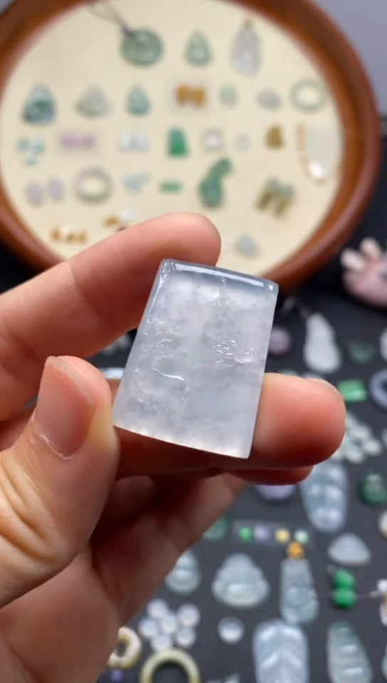 翡翠未镶嵌颈饰高冰一路平安/芬