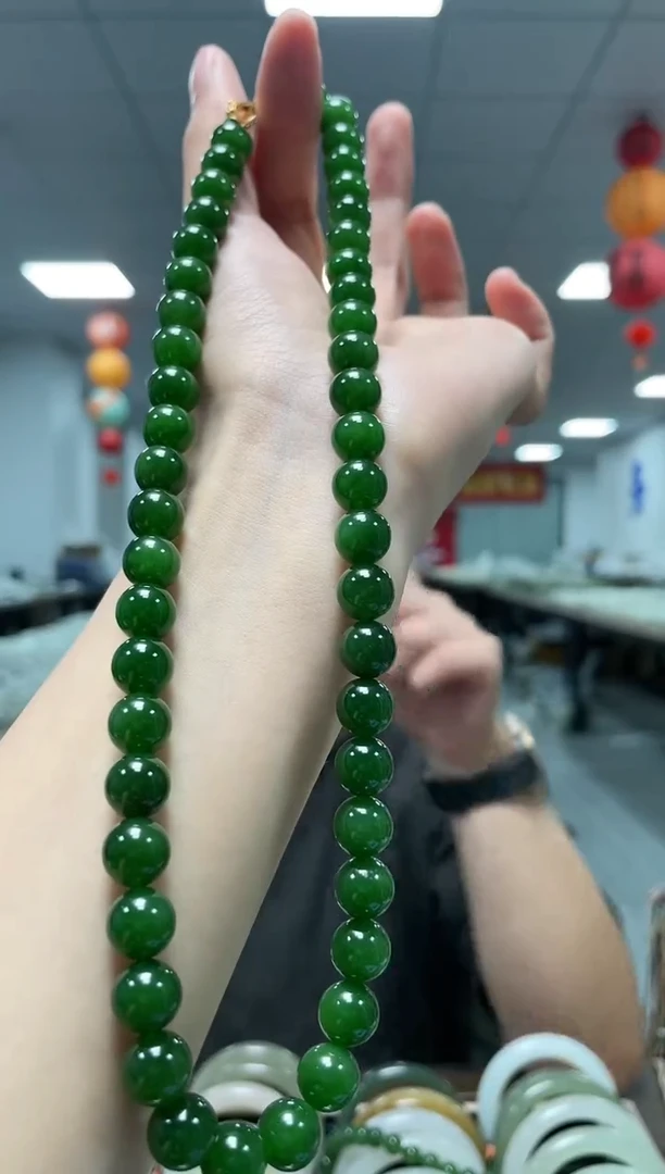 颈饰未镶嵌和田玉碧玉菠菜绿卡9-10项链一条