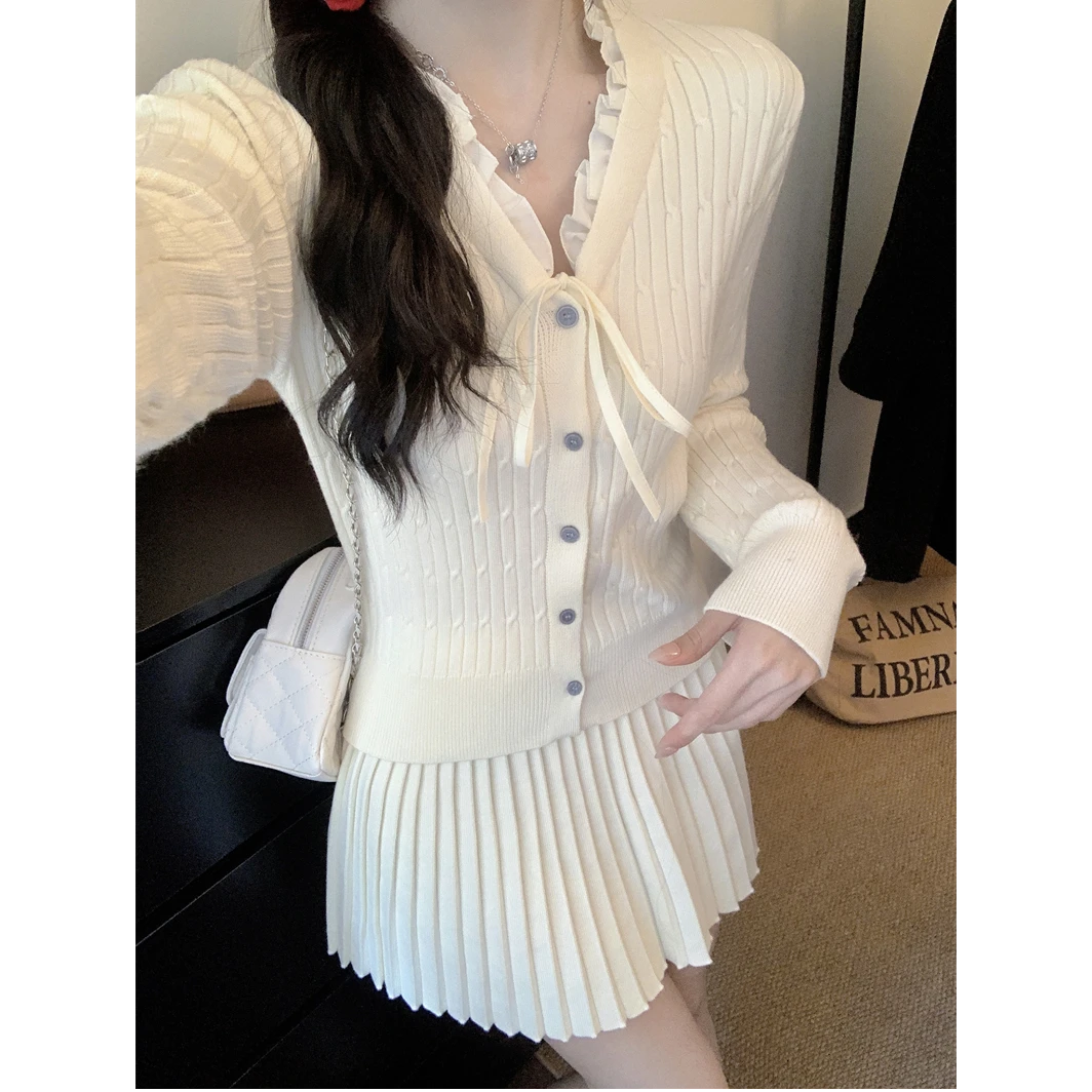 2025春季新款甜美显瘦蝴蝶结撞色设计感时尚针织衫短裙套装女