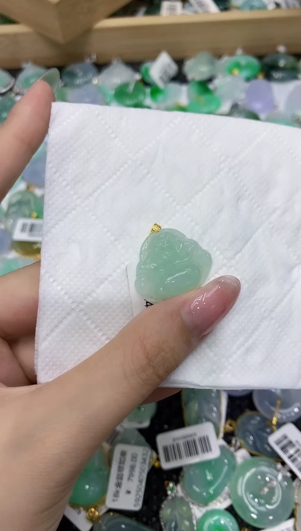 翡翠18K金镶嵌颈饰111111111111