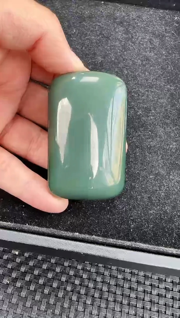 和田玉未镶嵌颈饰无事牌