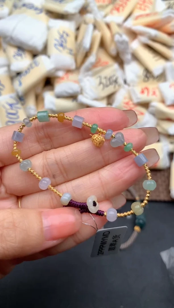 18K金镶嵌挂件翡翠多样性发1个 14-18手围自行备注默认16