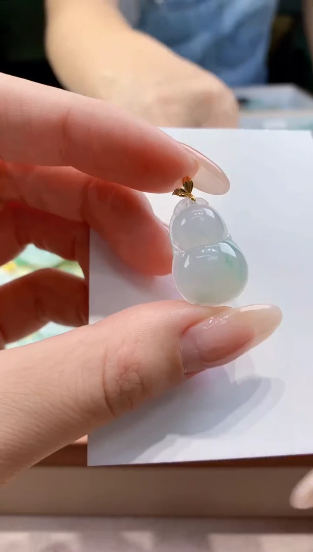 翡翠未镶嵌颈饰 天然缅甸a货翡翠