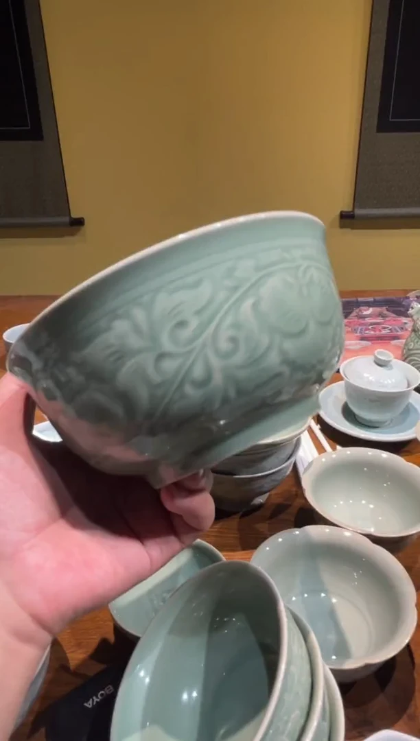 瑕疵青釉7英寸宫廷碗1只