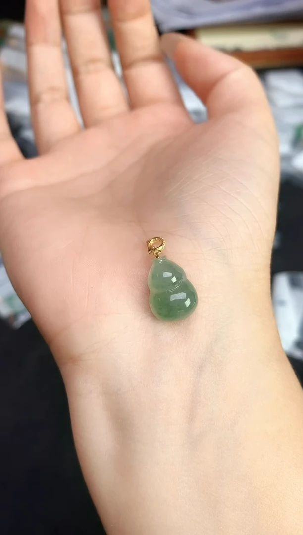 颈饰18K金镶嵌翡翠25112501