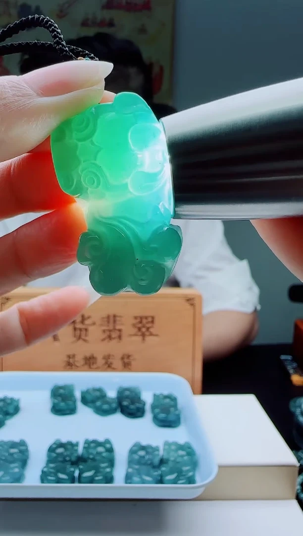 颈饰未镶嵌翡翠多样性发其一