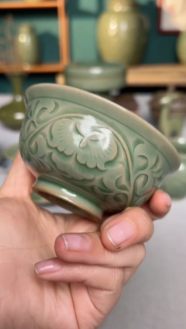 【闪购商品】其他纯手工秘色内外双刻缠枝牡丹压手杯