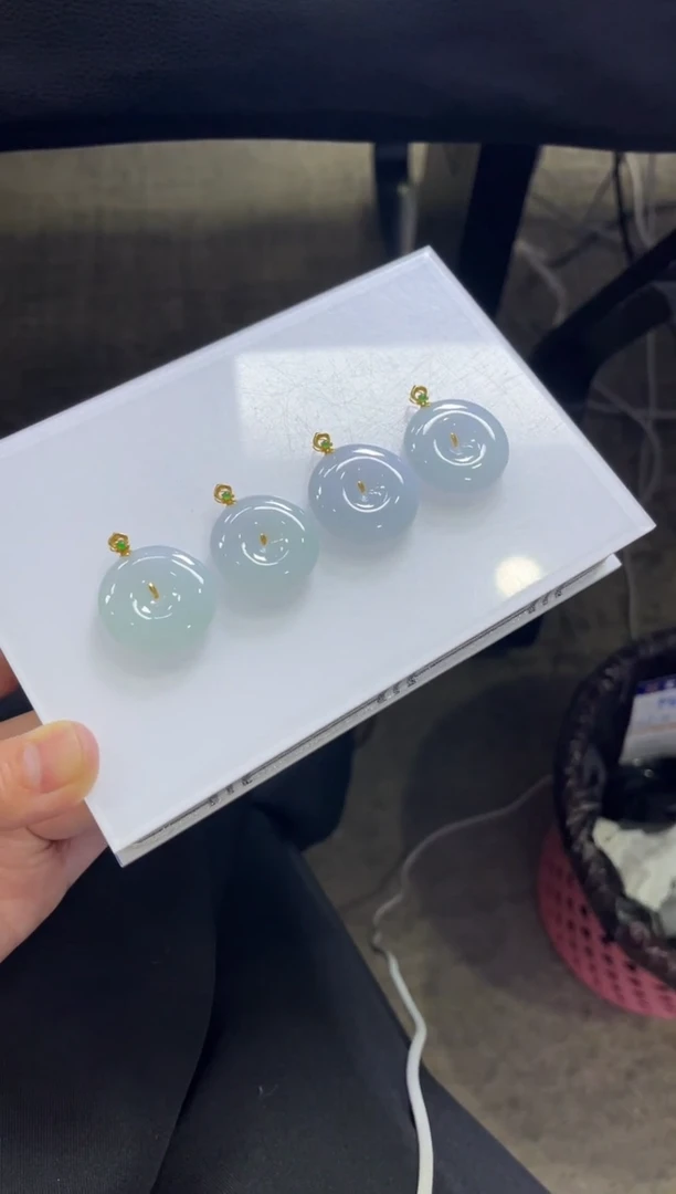 颈饰18K金镶嵌翡翠L78 /多样性发一件/配绳子