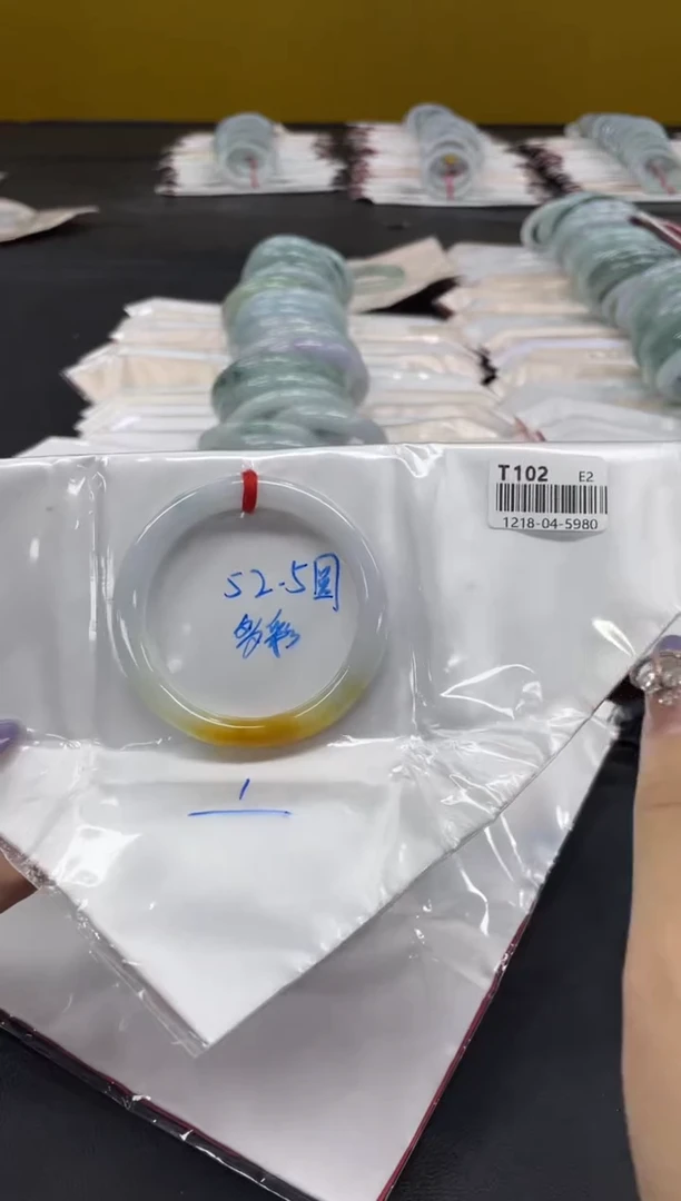 未镶嵌手镯翡翠翡翠手镯