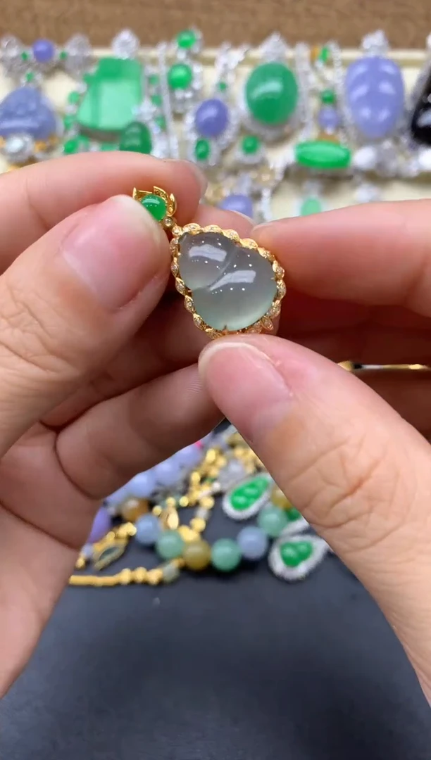 【闪购商品】翡翠颈饰18K金镶嵌230-中国好珍宝