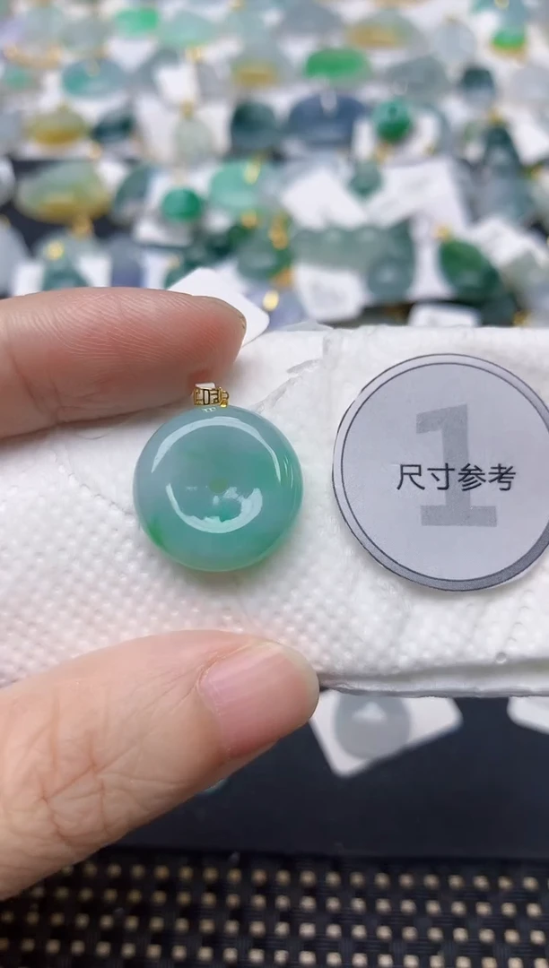 颈饰18K金镶嵌翡翠天然缅甸A货翡翠