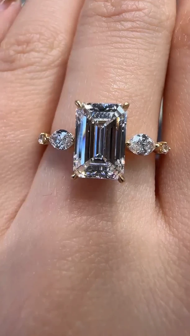 【闪购商品】实验室培育钻石18K金镶嵌祖母1.5ct11圈