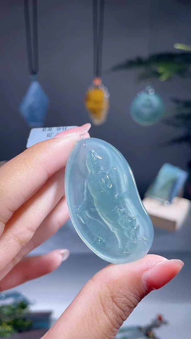 颈饰未镶嵌翡翠观音