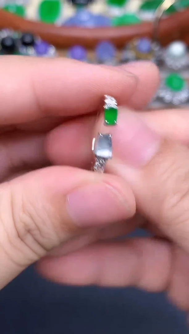 18K金镶嵌戒指翡翠458-中国好珍宝