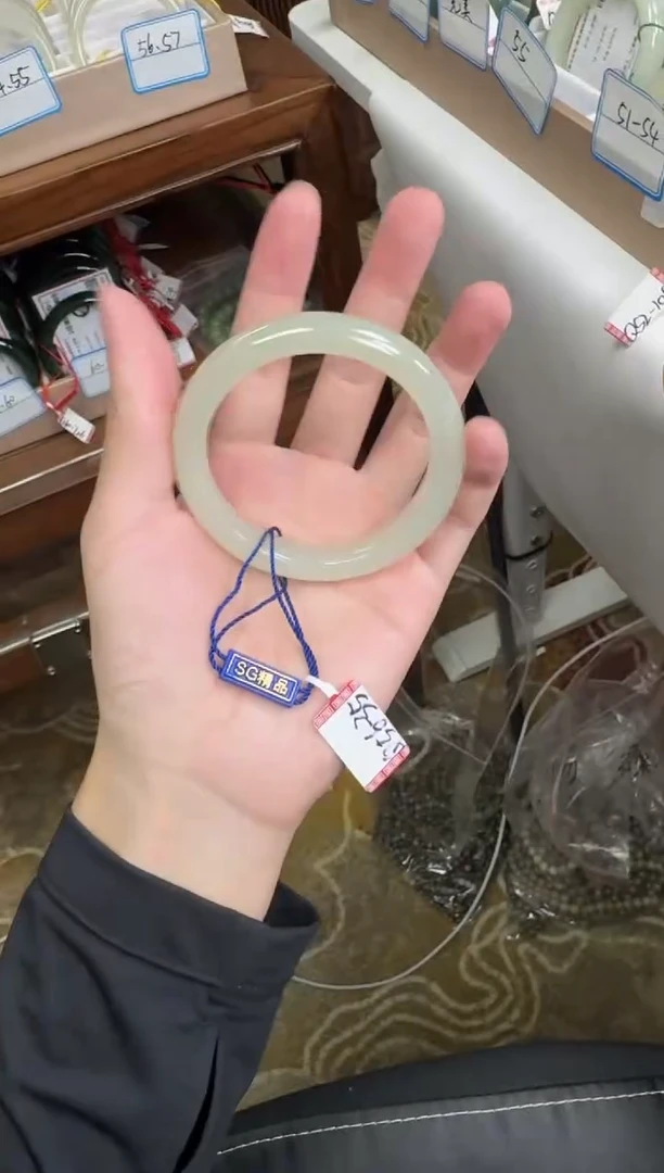 未镶嵌手镯和田玉56-