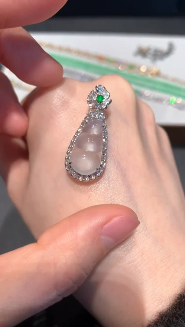 【闪购商品】翡翠吊坠(不含链)18K金镶嵌A129-11800