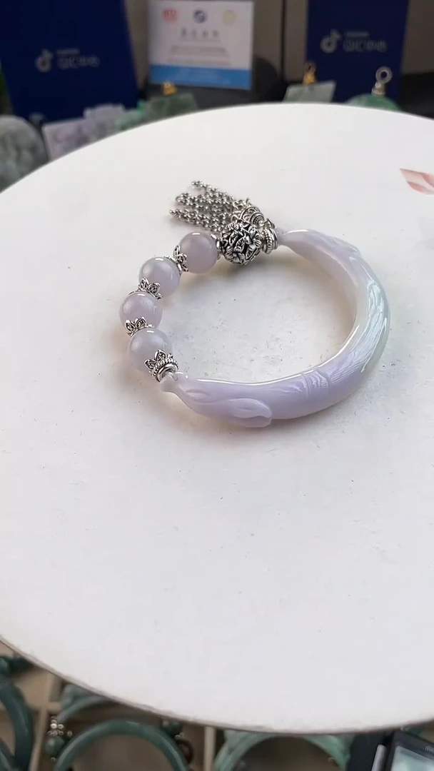 未镶嵌手链翡翠吾****：手工定制默认微瑕主播介绍为准