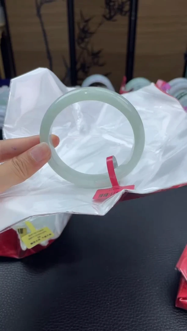 翡翠手镯未镶嵌1翡翠手镯6263