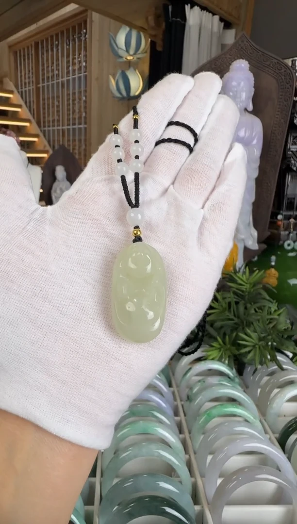 颈饰未镶嵌翡翠吊坠