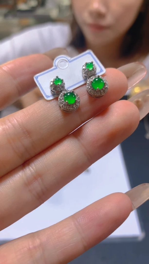 未镶嵌翡翠耳饰多样性发一