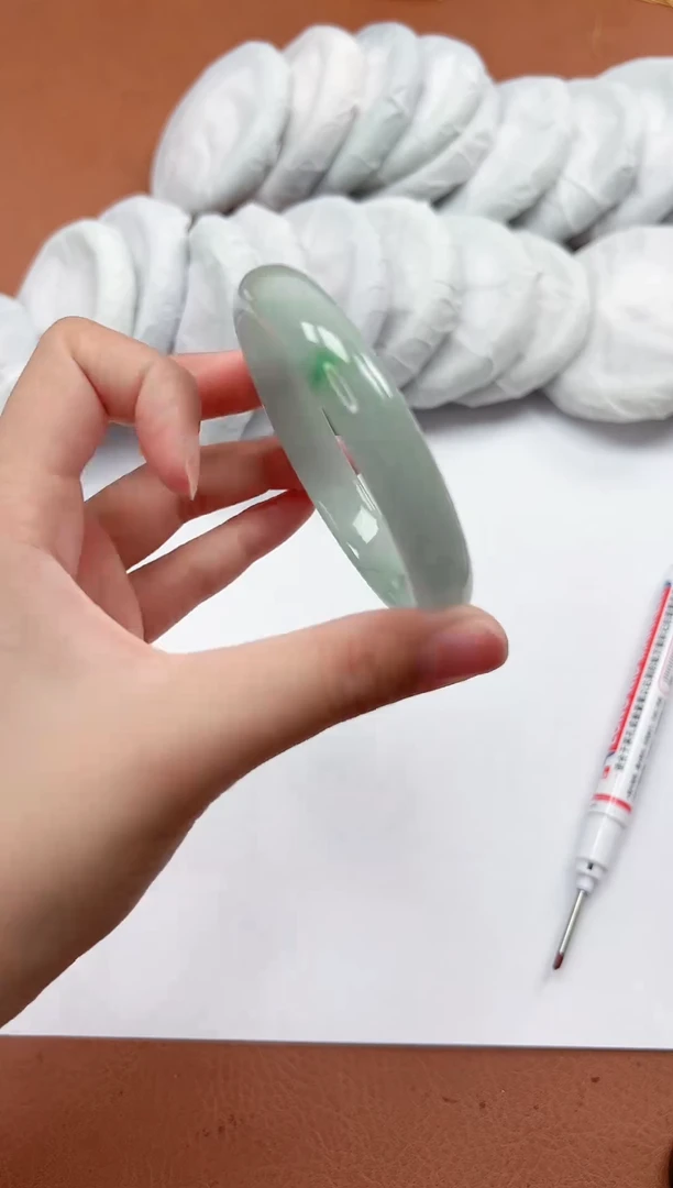 高端手镯，一物一拍M25