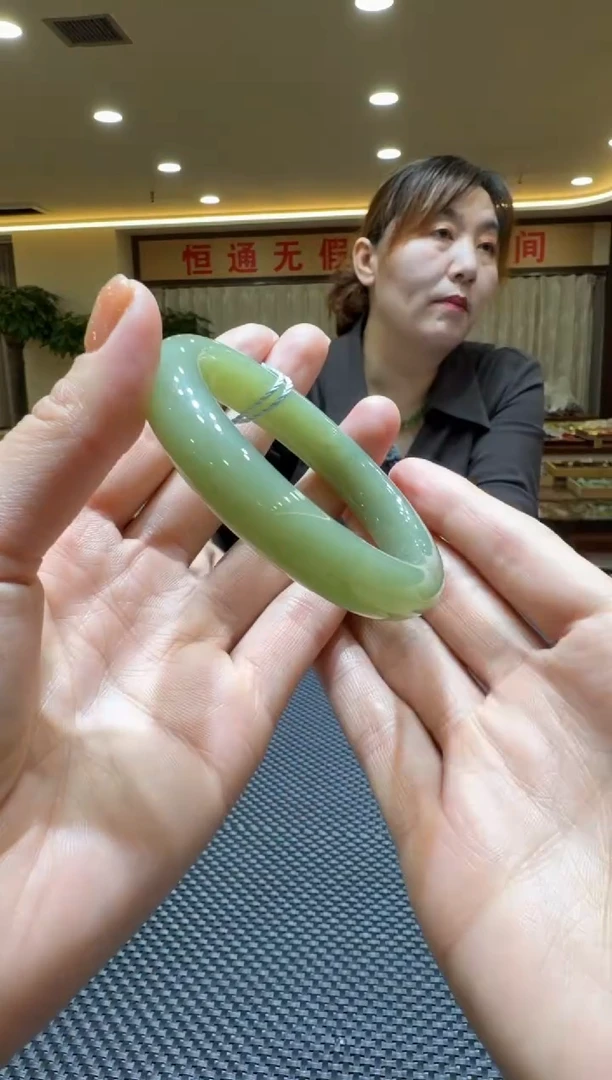 颈饰未镶嵌和田玉手镯54