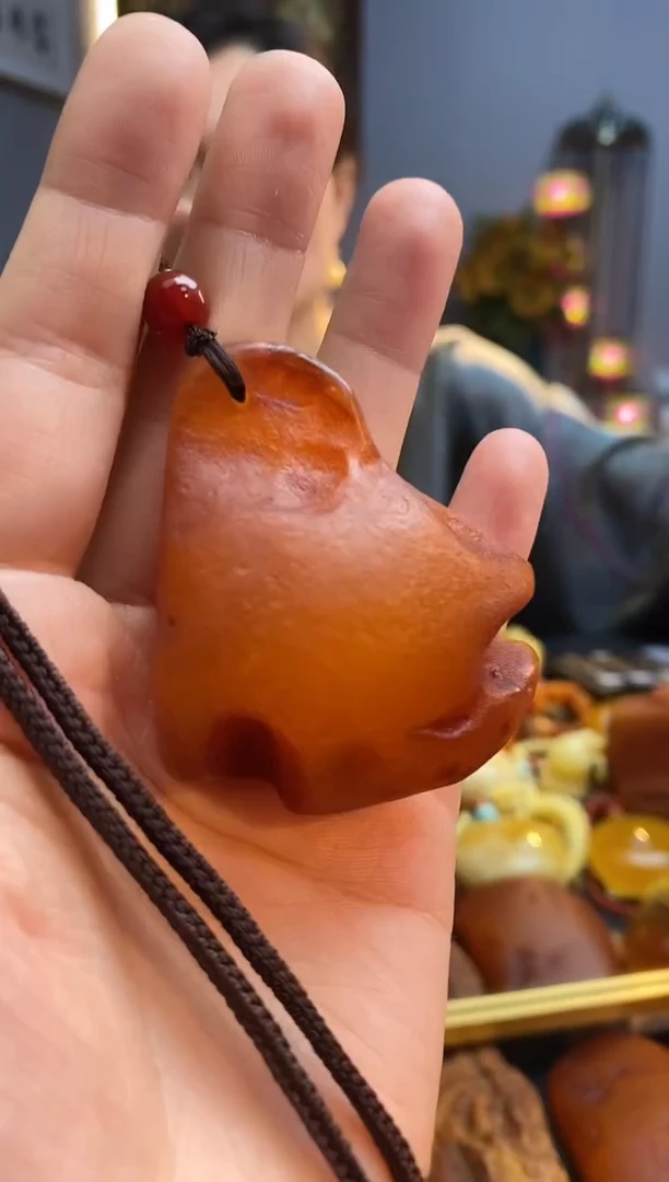 琥珀颈饰未镶嵌吊坠