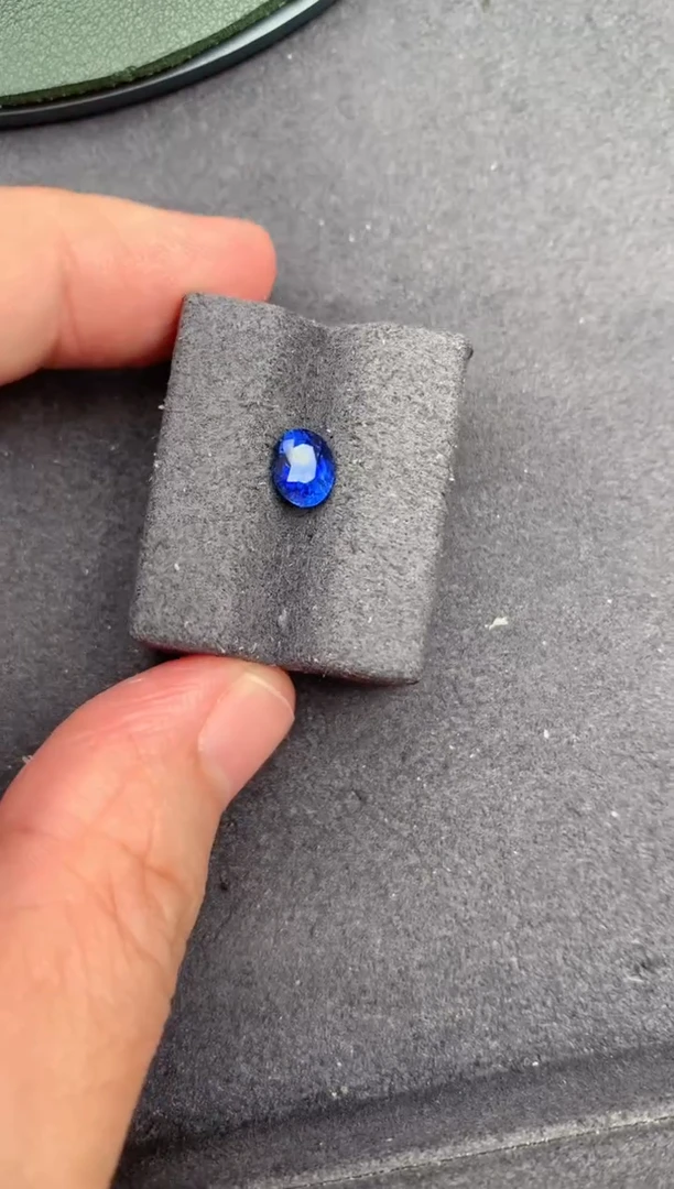 裸石蓝宝石1.1ct皇家蓝  BF