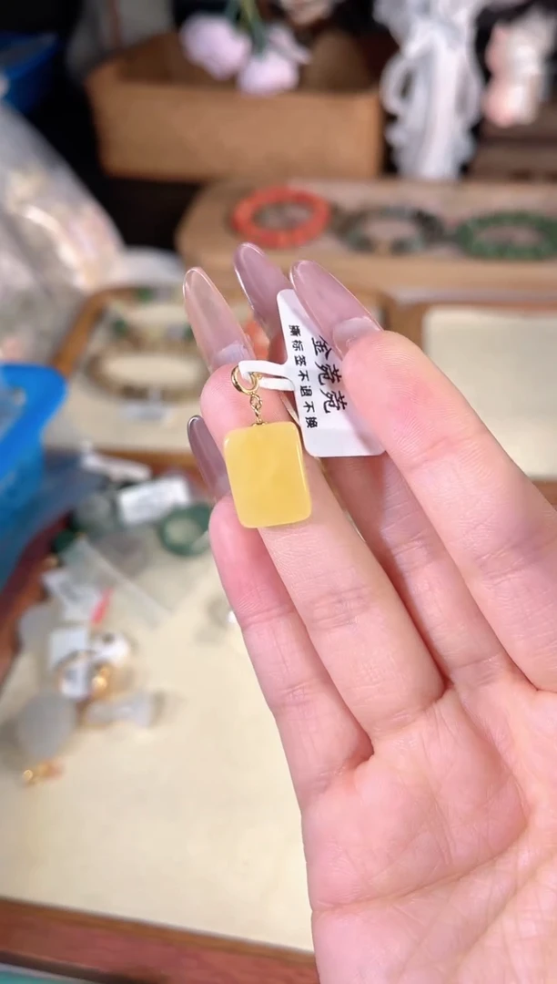 蜜蜡吊坠(不含链)银S925镶嵌多样性发其一孤品默认微瑕