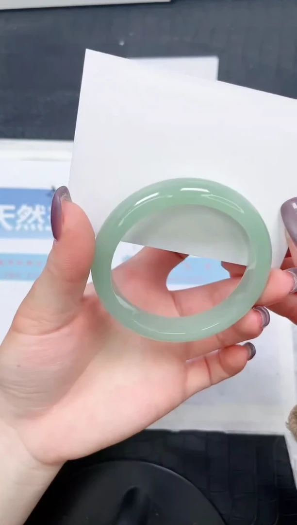 【闪购商品】石英质玉手镯未镶嵌44-55.5