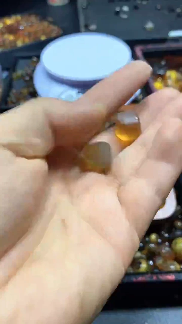 琥珀颈饰未镶嵌天然缅甸琥珀珠子