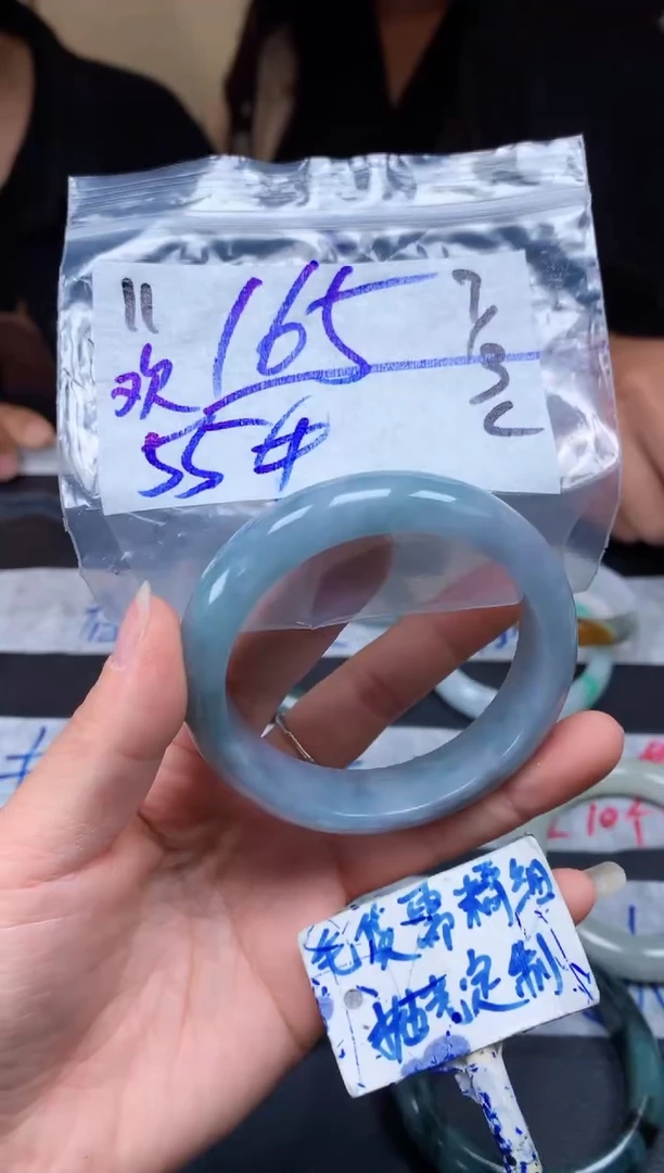 【闪购商品】定制翡翠未镶嵌11毛货需精细抛光手镯多样性拍一发一