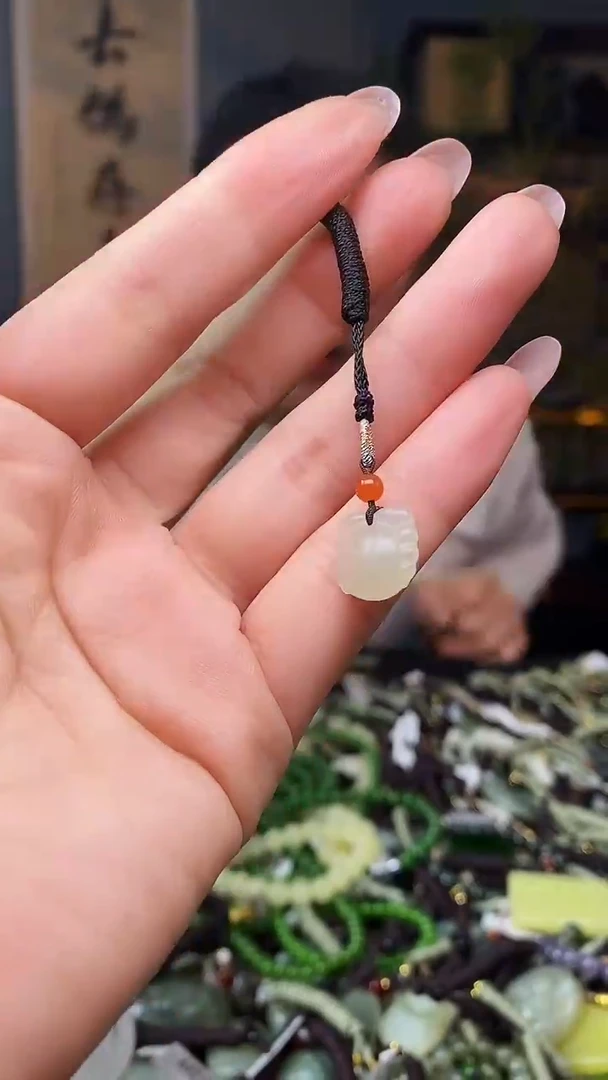 颈饰未镶嵌和田玉多样性发货，拍一发一